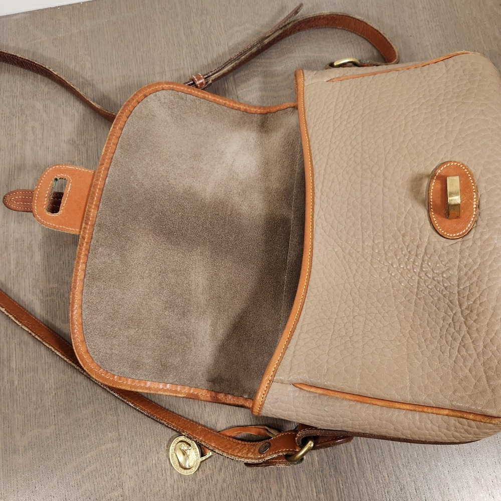 Vintage Dooney & Bourke All-Weather Leather Taupe Tan Crossbody Bag Purse Charm - Picture 13 of 16